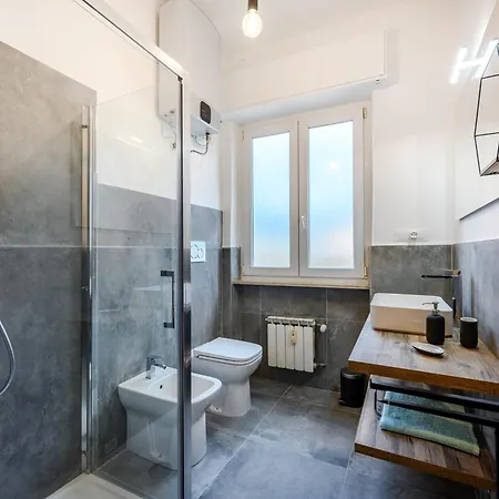 Golfo Dei Poeti Holidays Apartment